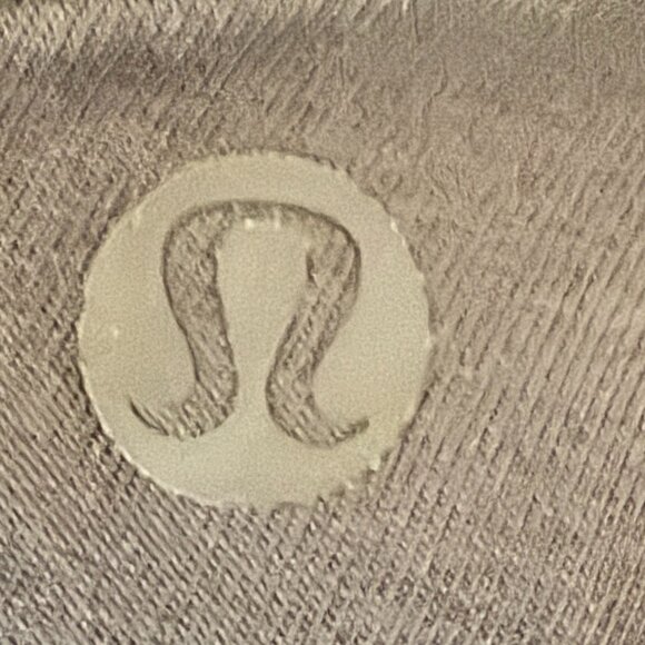 Lululemon Back in Action Relaxed V-Neck Long Sleeve Top Size 6 - Picture 5 of 6